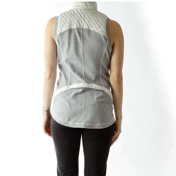 Lululemon cream gray striped vest with 2 zipper pockets and ear phone access - Picture 5 of 9